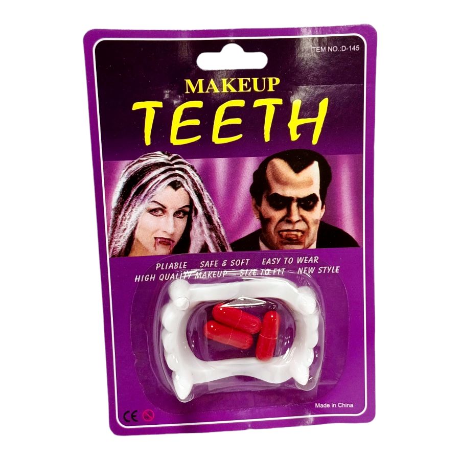 Vampyro dantys karnavalui su kraujo kapsulėmis